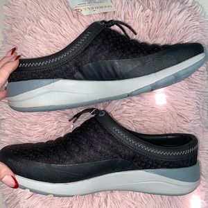 Merrell Slip On shoes Size 7